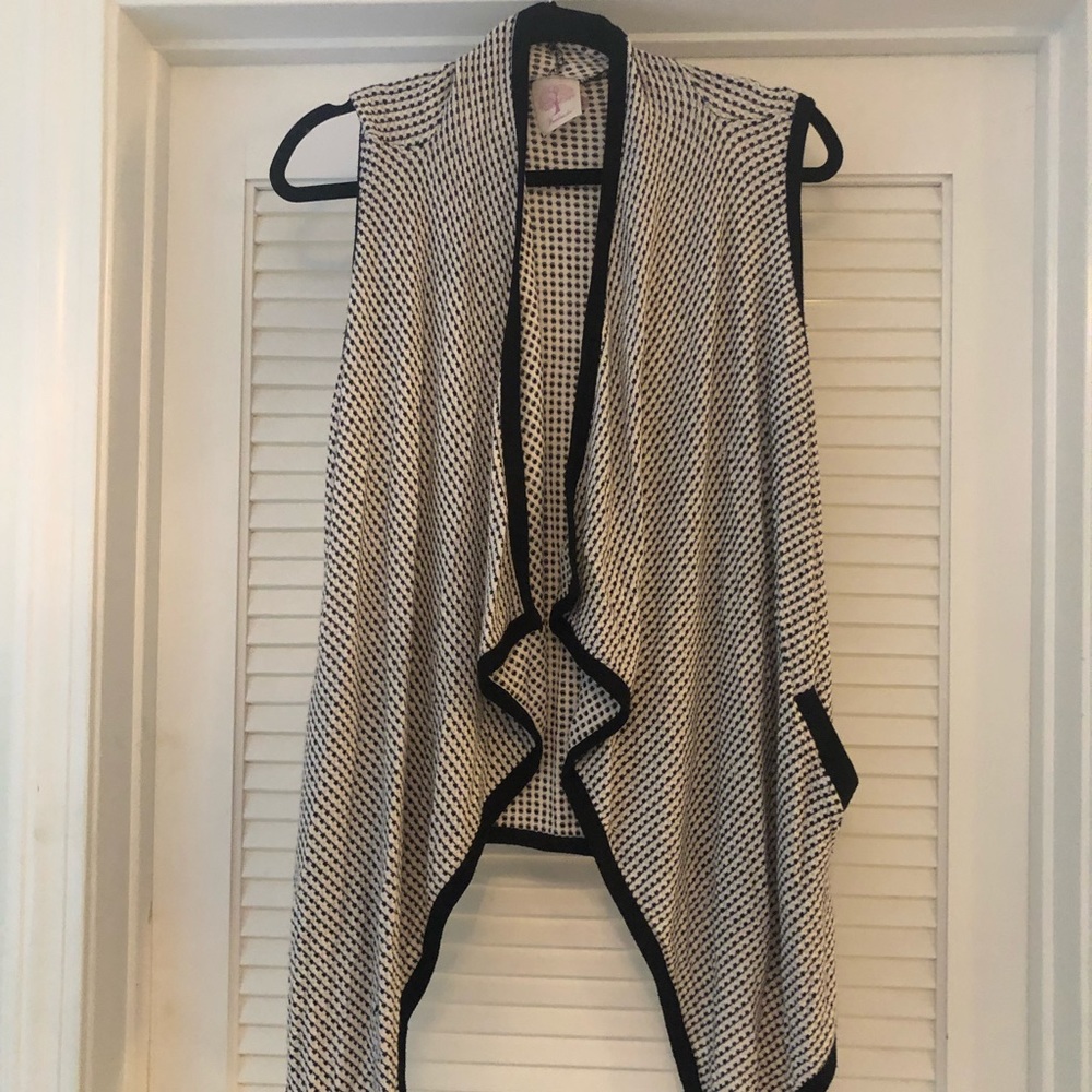 Sweater vest
